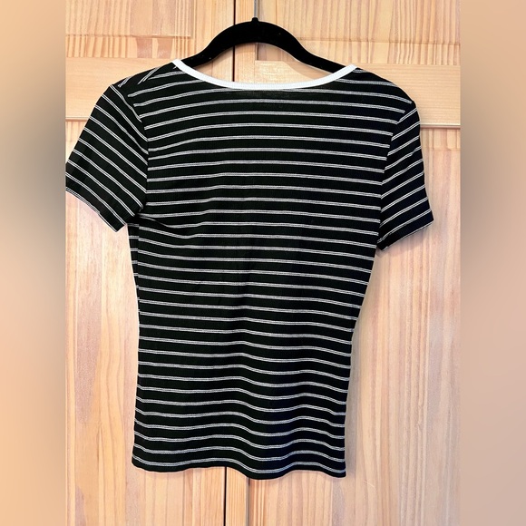 Aeropostale seriously soft black and white stripped t-shirt size small - Picture 4 of 5